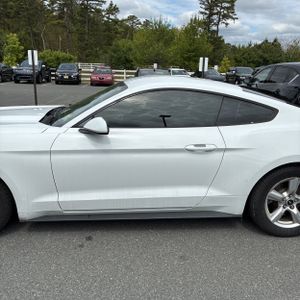 FORD MUSTANG V6 - 4