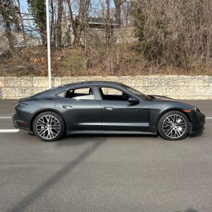 PORSCHE TAYCAN TURBO - 10