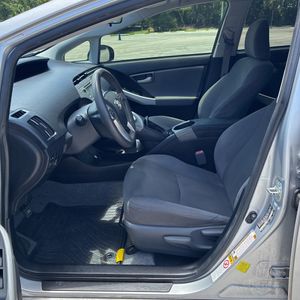 صورة مصغرة 31 لـ 2015 Toyota PRIUS THREE