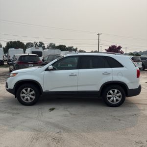 2013 KIA SORENTO LX photo 3
