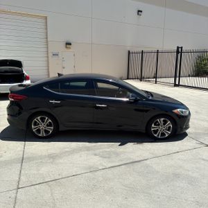 2017 Hyundai ELANTRA LIMITED — фото 10