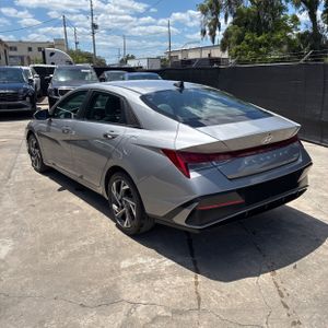 HYUNDAI ELANTRA LIMITED - 5