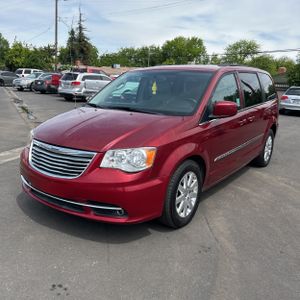 CHRYSLER TOWN AND COUNTRY TOURING - 1