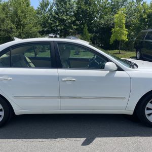 2010 Hyundai SONATA LIMITED thumbnail 11