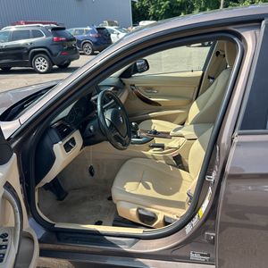 صورة مصغرة 32 لـ 2013 BMW 320I XDRIVE
