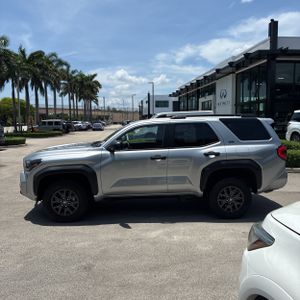 صورة 3 لـ 2025 Toyota 4RUNNER SR5