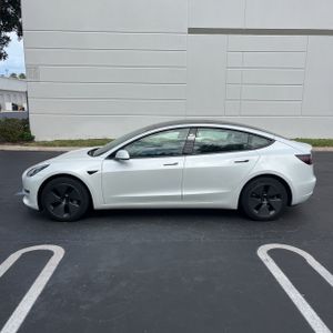 TESLA MODEL 3 BASE - 3