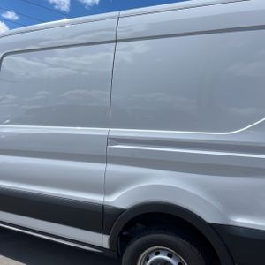 FORD TRANSIT 150 - 6