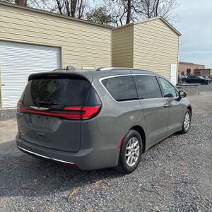 CHRYSLER PACIFICA TOURING L - 8
