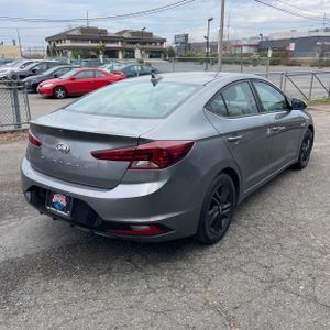 HYUNDAI ELANTRA SE - 8