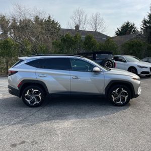 HYUNDAI TUCSON LIMITED - 10