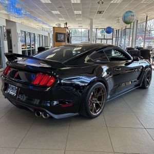 FORD MUSTANG SHELBY GT350R - 8