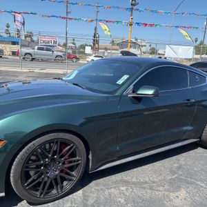 FORD MUSTANG BULLITT - 2