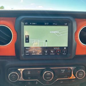 صورة 37 لـ 2018 JEEP WRANGLER UNLIMITED SAHARA