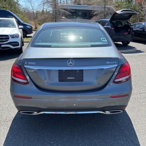 MERCEDES-BENZ E-CLASS - 7