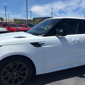 صورة 2 لـ 2024 LAND Rover RANGE ROVER SPORT P400 DYNAMIC SE