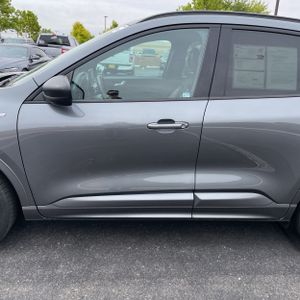 FORD ESCAPE ST-LINE - 4