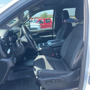 2024 Chevrolet SILVERADO 2500HD LT 缩略图 32