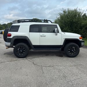 صورة 10 لـ 2013 Toyota FJ CRUISER BASE