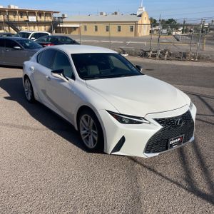 2022 Lexus IS 300 BASE — миниатюра 12