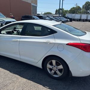 2013 Hyundai ELANTRA GLS — фото 6