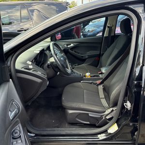صورة مصغرة 30 لـ 2015 FORD FOCUS SE