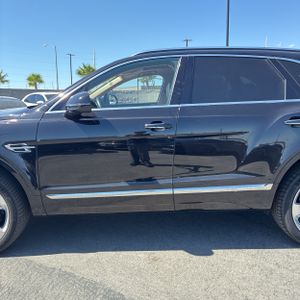 2017 Bentley BENTAYGA BASE — фото 4