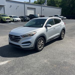 HYUNDAI TUCSON SE - 1