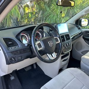 صورة 35 لـ 2014 Dodge GRAND CARAVAN SE