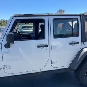 JEEP WRANGLER UNLIMITED X - 4
