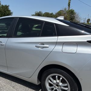 2021 Toyota PRIUS LE — фото 6