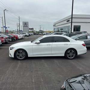 MERCEDES-BENZ E-CLASS - 3