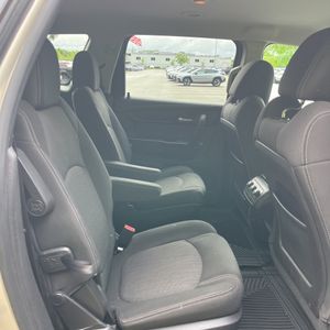 2017 Chevrolet TRAVERSE LT — миниатюра 35