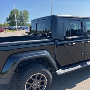 صورة 9 لـ 2021 JEEP GLADIATOR OVERLAND