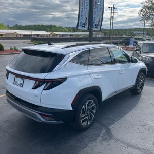 HYUNDAI TUCSON LIMITED - 8