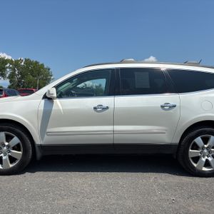 2014 Chevrolet TRAVERSE LTZ photo 4