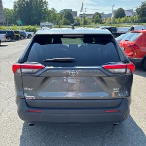 2020 Toyota RAV4 XLE PREMIUM — фото 7