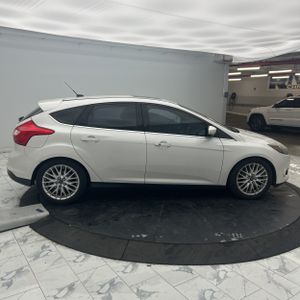 FORD FOCUS TITANIUM - 10