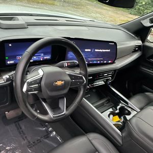 صورة 33 لـ 2025 Chevrolet TAHOE LT