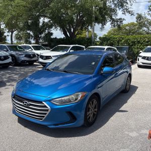 HYUNDAI ELANTRA SE - 1