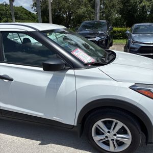 2025 Nissan KICKS PLAY S 缩略图 13