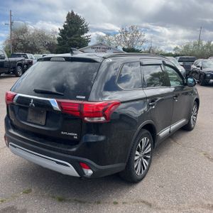 MITSUBISHI OUTLANDER SE - 8