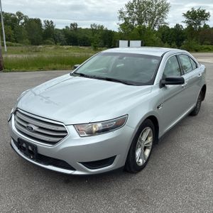 FORD TAURUS SE - 1