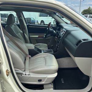صورة مصغرة 33 لـ 2005 Chrysler 300 C