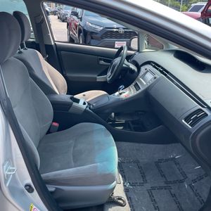 2015 Toyota PRIUS TWO thumbnail 32