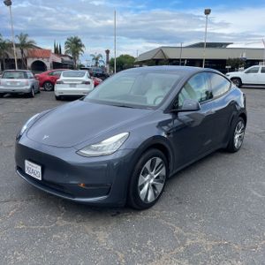 TESLA MODEL Y LONG RANGE - 1
