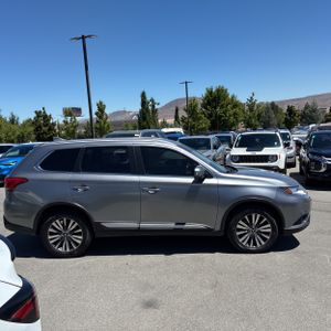 صورة 10 لـ 2020 Mitsubishi OUTLANDER SEL