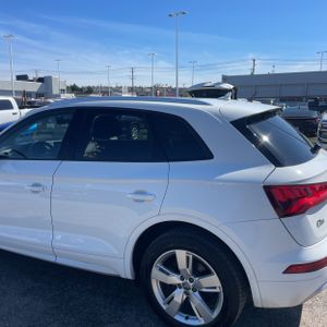 AUDI Q5 2.0T PREMIUM - 5