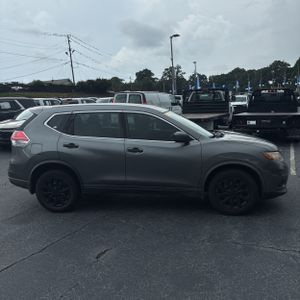 2016 Nissan ROGUE S — фото 10