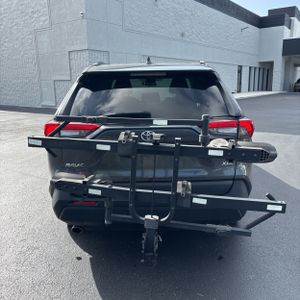 صورة 7 لـ 2021 Toyota RAV4 XLE